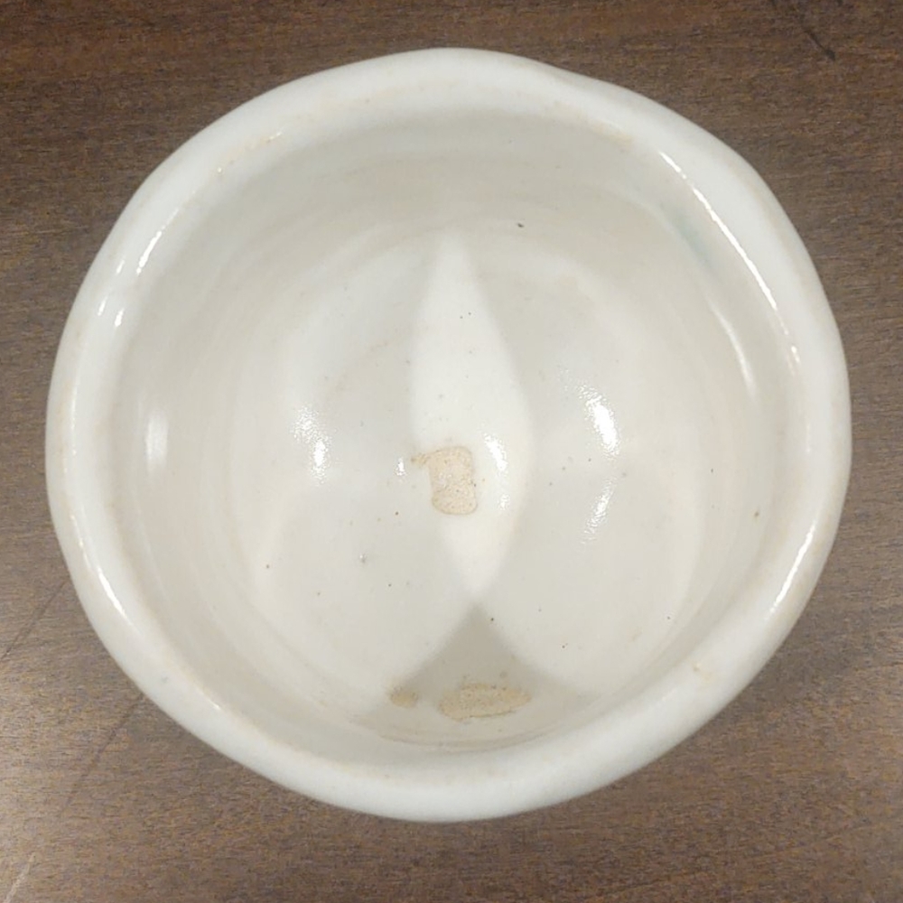 Handmade white pot - Picture 2 of 3